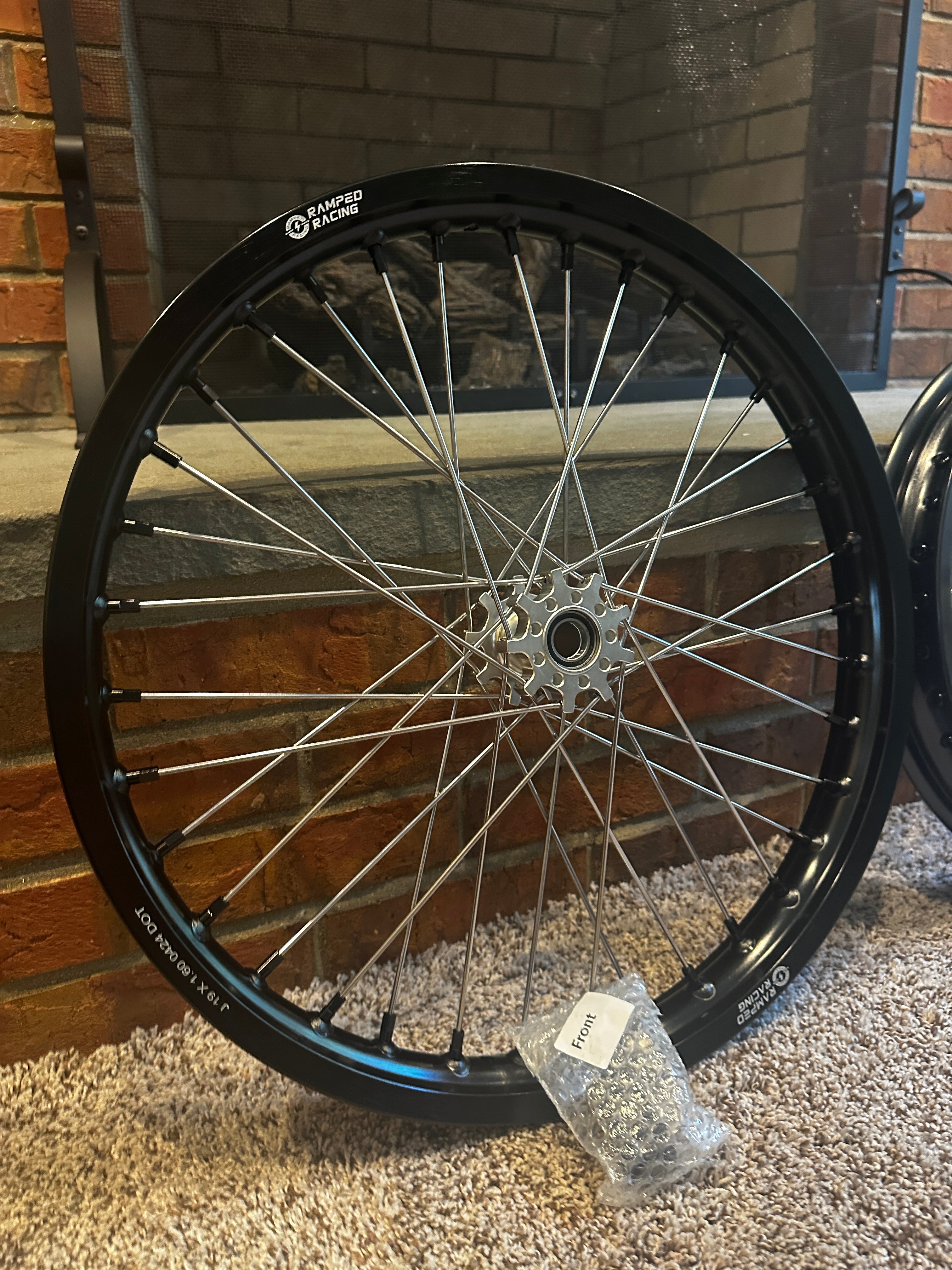 Le'a ⭐︎ Amazon.com: PIVOTRAX CYBER 60/100-14 Front Street Tire – Fits
